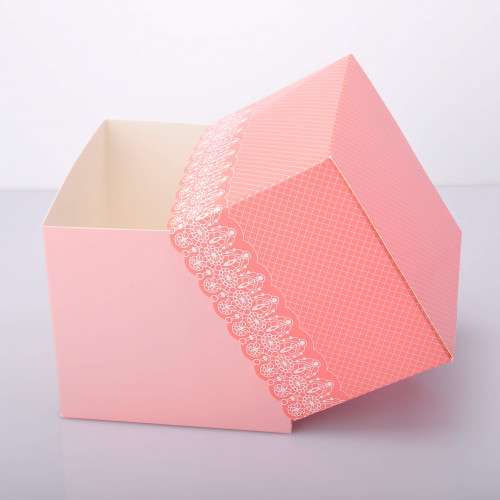 Упаковка для чашек 330 мл из ламинированного картона (розовая).